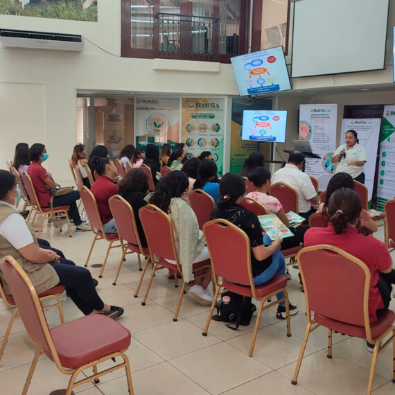 Estudiantes de Ciencias Económicas y Administrativas de Campus Doral visitan Bolsa Agropecuaria de Nicaragua (BAGSA).